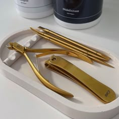 Getting Nails Done Aesthetic Salon, Manicure Tools Aesthetic, Nail Hygiene, Luxury Pedicure Station, Copper Pedicure Bowl, Manicure And Pedicure Tools, Manicure Spa, Nail Maintenance, Nail Gold