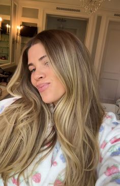 Sofia Richie Balayage, Sophia Richie Hair Color, Sophia Richie Hair Brown, Sofia Richie Brown Hair, Fringed Haircut, Sofia Richie Blonde, Old Money Balayage, Old Money Dark Blonde, Sofia Richie Hair Color