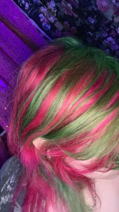 Green And Pink Hair Aesthetic, Red And Green Dyed Hair, Scene Hair Inspiration, Multicolor Hair Ideas, Red And Green Highlights, Green And Red Hair, Red And Green Hair, Pink And Green Hair