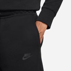 Style No. FB8171-010 Color: Black/Black Nike premium, lightweight fleece–smooth both inside and out–gives you plenty of warmth without adding bulk. Designed to hit just above the knee with a relaxed fit through the seat and thighs, these shorts feature signature Tech Fleece details to keep your look polished. Pair them up with a tee or a Tech Fleece hoodie for a comfy, uniform finish. Designed to feel relaxed through the seat and thighs for an athletic fit. Signature taped pocket surround brings Black Tech Fleece, Tech Fleece Hoodie, Nike Sportswear Tech Fleece, Red Puffer, Nike Tech Fleece, Red Nike, Shorts Nike, Nike Tech, Fleece Shorts