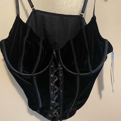 This Top Is Brand New Goth Crop Top, Plain Crop Tops, Goth Tops, Maroon Crop Top, Goth Things, Lace Bustier Top, Dr Closet, Grey Crop Top, Pride Outfit