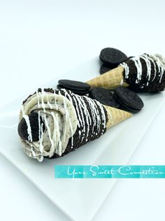 an ice cream sandwich with oreo cookies on it