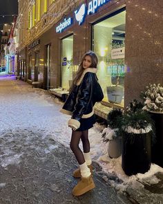 Fall Outfits Milan, It Girl Winter Aesthetic, Black Jacket With White Fur, Winter Aesthetic Outfit Snow, Brunette Fall Outfits, Nyc Outfits October, London Winter Fashion Cold Weather, Uggs Boots Outfit Winter, Winter Outfit Inspo Cold