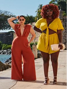 Curvy Linen Outfit, Beach Style Plus Size, Curvy Vacation Outfits Beach, Palm Springs Plus Size Outfits, Greek Vacation Outfit Plus Size, Size 24 Women Outfits, Greece Vacation Outfits Plus Size, Ghana Vacation Outfits