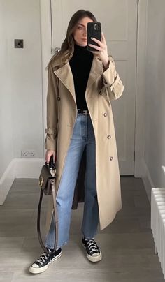 Trent Coat Outfit, Beige Trench Coat Outfit Winter, Outfit Trench Beige, Khaki Trench Coat Outfit, Long Trench Coat Outfit, Trench Coat Outfit Spring, Washington Winter, Trenchcoat Style