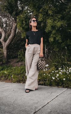 Spring Outfit Ideas 2024, Transitional Spring Outfits, Minimal Outfit Summer, Minimalism Outfit, Germany Outfits, Work Vibes, Natalie Borton, Smart Closet, 2024 Wardrobe