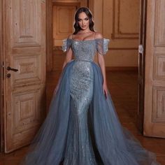 Beautiful Dress Worn Once For A Few Hours No Damages Or Stains Short Coat Outfit, Strapless Organza, Prom Dress With Train, Strapless Evening Dress, Detachable Train, Evening Dress Floor Length, Blue Evening Dresses, Formal Party Dress, Chapel Train