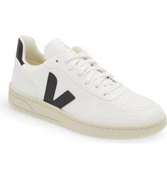 V Sneakers, Nursing Friendly Outfits, Elegant Sneakers, Suits And Sneakers, Veja V 10, Nordstrom Shoes, Veja Sneakers, Fashion Jackson, Winter Shoes For Women