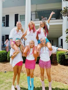 ole miss delta gamma, sorority picturw Sorority Socials, Delta Gamma Sorority, Sorority Paddles, College Gameday, Sorority Canvas, Sorority Crafts, Delta Gamma, Disco Outfit