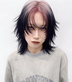 hair by weiwesleywei (insta: weiwesleywei) | ooo-ing studio (insta: ooo___ing) Black Wolf Cut, Graduated Bob Haircuts, Graduated Bob, Best Hair Dye, Haircuts For Older Women, Dyed Hair Inspiration, Hair Inspiration Short, Wolf Cut