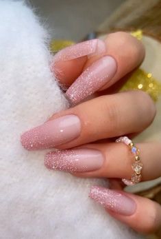 Holiday Acrylic Nails, Pink Ombre Nails, Ombre Nails Glitter, French Tip Acrylic Nails, Casual Nails, Makijaż Smokey Eye, Chic Nails