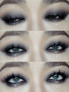 Dark Makeup Asian Eyes, Under Eye Color Eyeshadow, Gills On Neck, Emo Nite Makeup, Neutral Goth Makeup, Simple Dark Makeup Looks, Dark Make Up, Alt Eyeshadow, Makeup For Grey Eyes