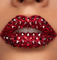 Red Glitter Lipstick, Make Up Mata, Crystal Lips, Makeup News, Makeup Guide