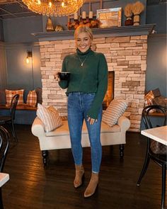 Yellow Chunky Sweater, Bre Sheppard, Different People, Cold Weather Outfits, Winter Mode, Outfit Inspo Fall, Look At You, Fall Winter Outfits, Winter Style