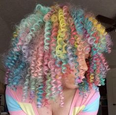 Rainbow Curly Hair Black Women, Split Dyed Hairstyles, Dye Hair Curly, Dye On Curly Hair, Curly Split Dyed Hair, Split Dyed Curly Hair, Rainbow Curly Hair, Curly Rainbow Hair, Dyed Afro