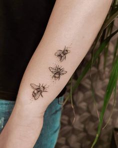 Bees Tattoo, Bee Tattoo Meaning, Queen Bee Tattoo, Small Bee Tattoo, Honeycomb Tattoo, Autumn Tattoo