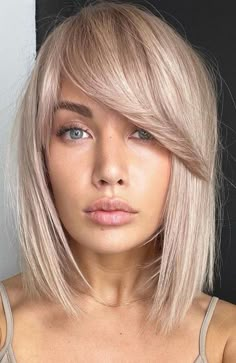 Blond Ideas, Long Side Bangs, Side Bangs Hairstyles, Long Bobs, Smink Inspiration, Side Bangs, Mid Length Hair, Hair Colours, Long Bob