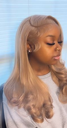 Honey Blonde Hair Lace Frontal, Dirty Blonde Lace Front Wigs, Honey Blonde Side Part Wig, Blonde Hairstyles For Prom, Honey Blonde Wig Styles, Honey Blonde Wig Install, Ash Blonde Side Part Black Women, Lace Fronts On Black Women, Honey Blonde Hair On Black Women Wig