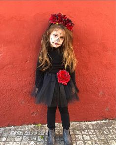 Catrina Costume Kids, Catrina Makeup Kids, Maquillaje Halloween Infantil, Diy Girls Costumes, Clever Halloween Costumes, Halloween Makeup Easy, Halloween 2, Fantasias Halloween, Family Halloween Costumes