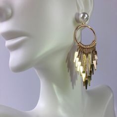 Fashionable Dangle Drop Gold Earrings For Women. Chic Metal Dangle Clip-on Earrings, Trendy Metal Pearl Drop Earrings, Gold Tassel Earrings With Pearl Drop For Party, Gold Pearl Drop Tassel Earrings For Party, Trendy Gold Metal Pearl Earrings, Metal Tassel Drop Earrings For Pierced Ears, Chic Metal Linear Earrings For Party, Chic Metal Dangle Pearl Earrings, Trendy Single Pearl Earring For Party