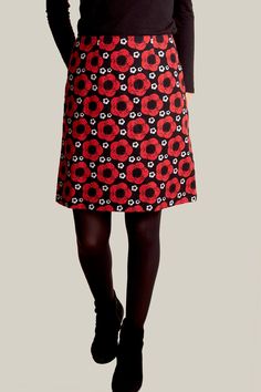 Brighten up those dull days with this red poppy mini skirt. Made with lovely soft brush cotton and fully lined for a flattering fit. Super cute! Mini Rock, Cotton Mini Skirt, Bike Print, Pink Workout, Pink Poppies, Womens Skirts, Red Poppy, Biking Workout, Cotton Skirt