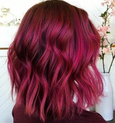 40 Belles Coupes Courtes Pour La Nouvelle Année | Coiffure simple et facile Magenta Hair Color, Copper Ginger, Red Pink Hair, Silver Pixie, Pink Ombre Hair, Vivid Hair Color, Ombré Hair