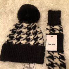 Hat & Glove Set Black & White Houndstooth Soft Stretchy Plus Fur Pom Pom On Top Of Hat Max Black, White Houndstooth, Fur Pom Pom, Fingerless Gloves, Gloves, Pom Pom, Black White, Women Accessories, Black And White