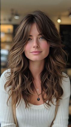 Hairstyles For Wavy Thick Hair, Thick Wavy Haircuts, Hidden Face Aesthetic, Oblong Face Hairstyles, Feathered Hair Cut, Medium Hair Styles For Women, Thick Wavy Hair, Face Aesthetic