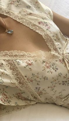 Romantic Core Outfit, Romantic Outfits Aesthetic, Soft Feminine Aesthetics, Soft Feminine Outfits Casual, Romantic Fashion Aesthetic, Romantic Outfit Aesthetic, Soft Core Aesthetic Outfits, Dreamy Outfits Aesthetic, Fairy Soft Aesthetic