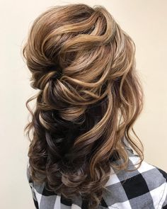 Mother of the Bride Hairstyles: 26 Elegant Looks for 2023 Chignon Simple, Sons Wedding, Brides Dresses, Mom Hair