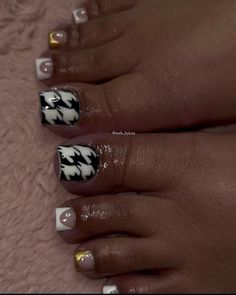 Heart Toe Nail Designs, Toe Nail Color, Gel Toes, Hard Nails