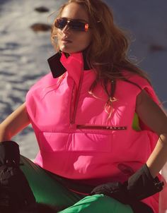 Ski Editorial, Lululemon Outfit Fashion, Amanda Norgaard, Ski Looks, Yellow Photography, Mode Editorials, Streetwear Mode