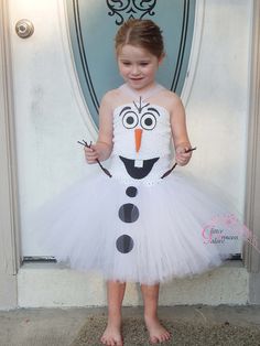 If you get jealous of your daughter's adorable Olaf costume ($30), remember that it comes in adult sizes, too! Olaf Halloween Costume, Olaf Costume, Frozen Costume, Holloween Costume, Halloween 2014, Dress Halloween Costume, Cute Halloween Costumes, Cute Costumes