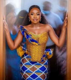 Ghana Dresses, Nigerian Wedding Dress, African Bridal Dress, Kente Fabric, Traditional Gowns, African Bride, Kente Styles, African Print Dress Designs