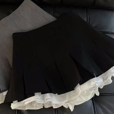 Front details of Black and Gray Ruffles Black Mini Pleated Skirt Japanese College, Korean Patchwork, Goth Skirt, Mini Pleated Skirt, Alt Clothes, Japanese Kawaii, Skirt Y2k, Skirts Women, Pleated Skirts