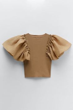 Zara 2020, Trendy Fashion Tops, Beige Top, Looks Chic, Fashion Kids, Cami Tops, Fashion Tops, Dress Patterns, Diy Fashion