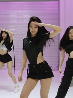 Jennie Fashion Style, Blackpink Dance Practice Outfits, Dance Practice Outfits Kpop, Dance Practice Outfits, Kpop Dance Practice Outfits, Jennie Fashion, Style Inspo Summer, Neural Pathways, Stray Kids Outfits