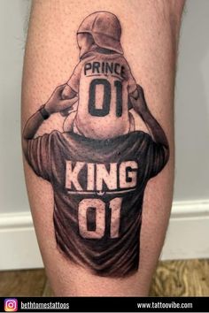 a man with a tattoo on his leg that says prince 10 king of england and is wearing a hat