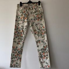 New Without Tags Citizens Of Humanity Mandy High Waist Retro Slim Roll Up Jeans. Size: 30. Never Worn! Trendy White Floral Print Pants, Beige Cotton Bottoms With Floral Print, Cream Floral Print Bottoms For Spring, White Floral Print Jeans For Spring, Spring Floral Print Cream Bottoms, Casual White Jeans With Floral Print, White Cotton Jeans With Floral Print, Fitted Beige Floral Print Bottoms, White Floral Print Cotton Jeans