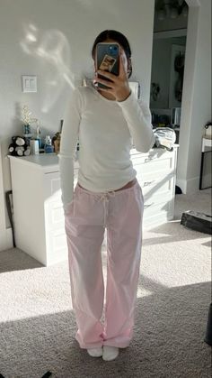 not my pic! brandy outfit brandy melville fashion pink linen pants #brandy #brandymelvilleoutfits #fashion #outfitidea Simple Girly Outfits, Pink Linen Pants, Pink Pajama Pants, Linen Pants Outfit, Pink Pajama, Lazy Day Outfits, Stockholm Fashion, Print Pants, Mode Inspo