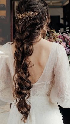 Princess Long Hairstyles, Formal Hair For Medium Length, Royalty Hairstyles Aesthetic, Fairy Hairstyles Wedding, Midevil Hairstyles Princesses, Hairstyles Royal, Fantasy Hairstyles Brunette, Dreamy Wedding Hair, Wedding Braid Hairstyles Indian