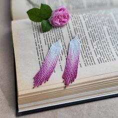 White pink seed bead earrings Chandelier earrings Gradient - Etsy Украина Pink Beaded Earrings, Beadwork Earrings, Ombre Earrings, Earrings Chandelier, Seed Bead Earrings, Fringe Earrings, Bead Earrings, Earrings Dangle, Chandelier Earrings