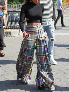 Womens Wide Leg Pants, Looks Street Style, Plaid Pants, Type Of Pants, Mode Inspiration, Look Fashion, Trousers Women, Diy Clothes, Fashion Inspo Outfits