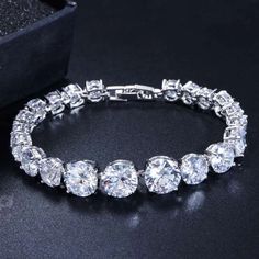 If you are looking for a fine jewelry which looks sepecial, precious stone please consider cubic zirconia in Wedding Bracelet Solitaire Bracelet, Bracelet Luxury, Inlay Jewelry, Cubic Zirconia Bracelet, Women Chain, Wedding Engagement Gifts, Estilo Boho Chic, White Bracelets, Cubic Zirconia Jewelry