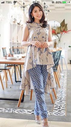 Model Dress Batik, Stylish Kurtis Design, Batik Modern, Simple Frocks, Stylish Short Dresses, Long Kurti Designs, Batik Fashion