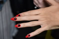 20 Cute Nail Polish Colors and Trends You'll Want to Start Wearing Now Nyfw Nails, Red Carpet Nails, Best Nail Polish Colors, Nail Stamp Kit, Nagel Stamping, New Nail Colors, Spring Nail Polish, Cute Nail Polish, Quick Nail