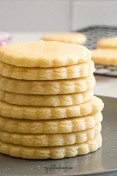 closeup sugar cookie recipe No Spread Sugar Cookie Recipe, Easy Sugar Cookie Recipe, Lavender Shortbread Cookies, Lavender Shortbread, No Bake Sugar Cookies, Sugar Cookie Recipe Easy, Best Sugar Cookie Recipe, Cookies Bars, Cookie Spread