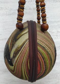 "Welcome! Vintage Cocoa Natural with inlaid leather Turtle Handbag - Made In Spain Artsisanal - Handmade Really Original With some signs of use Measures: - Tall: 6.69\" (17 cm) - Tall with handles: 11.41\" (29 cm) - Diameter: 17.71\" (45 cm) - Handles: 13.77\" (35 cm) Thanks for stopping by!IMPORTANT: Due to the delicate situation We're all going through, and in order to keep the safety of courier workers too, all orders will be dispatched when alert sanitary finished. You can purchased or reser Handmade Brown Shoulder Bag, Hand Painted Brown Shoulder Bag Gift, Handmade Brown Clutch Coin Purse, Unique Handmade Bags, Market Basket Bag, Spain Fashion, Straw Beach Bag, Basket Tote, Straw Basket