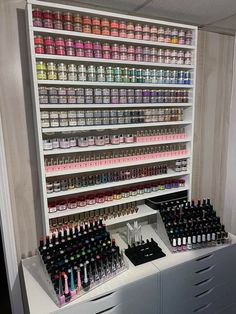 Vision Board Ideas Nails, Acrylic Nail Desk Setup, Statement Room Decor, Nails Salon Organization Ideas, Nail Salon Vision Board, Nail Shop Asethic, Mini Nail Studio Ideas, Nail Technician Vision Board, Gel Nail Organization Ideas