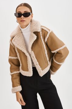 High Boots Outfit, Capsule Wardrobe Essentials, Faux Shearling Coat, Fun Clothes, Shearling Coat, Winter Clothing, Cropped Jacket, Shearling Jacket, Fall Looks